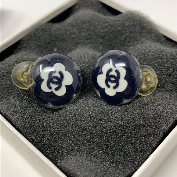 Chanel earrings Family - Picture 4 of 10